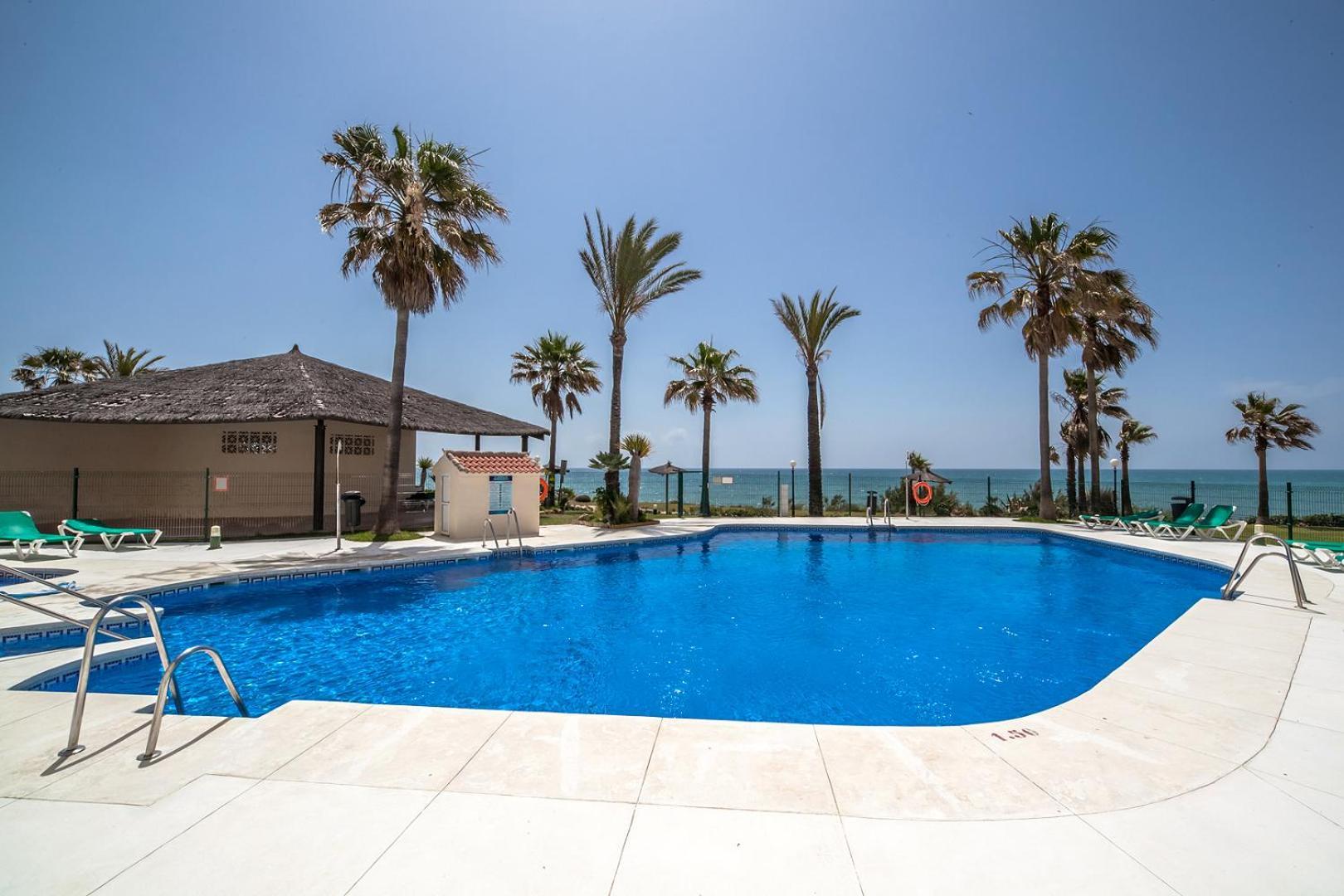 Ferienwohnung El Mirador De Bermuda Beach Estepona Exterior foto